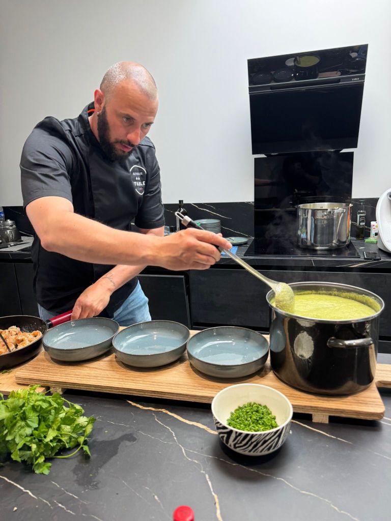 Chef Jean-Christophe Viau en préparation